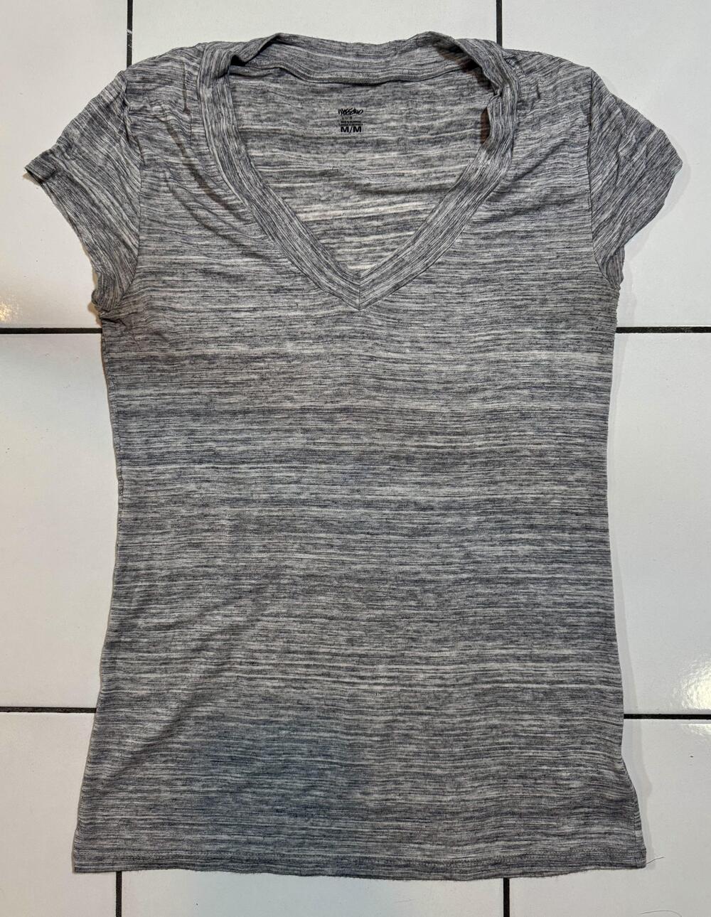 Mossimo Shirt Womens Medium Gray Short Sleeve V Neck Soft Basic Tee Top